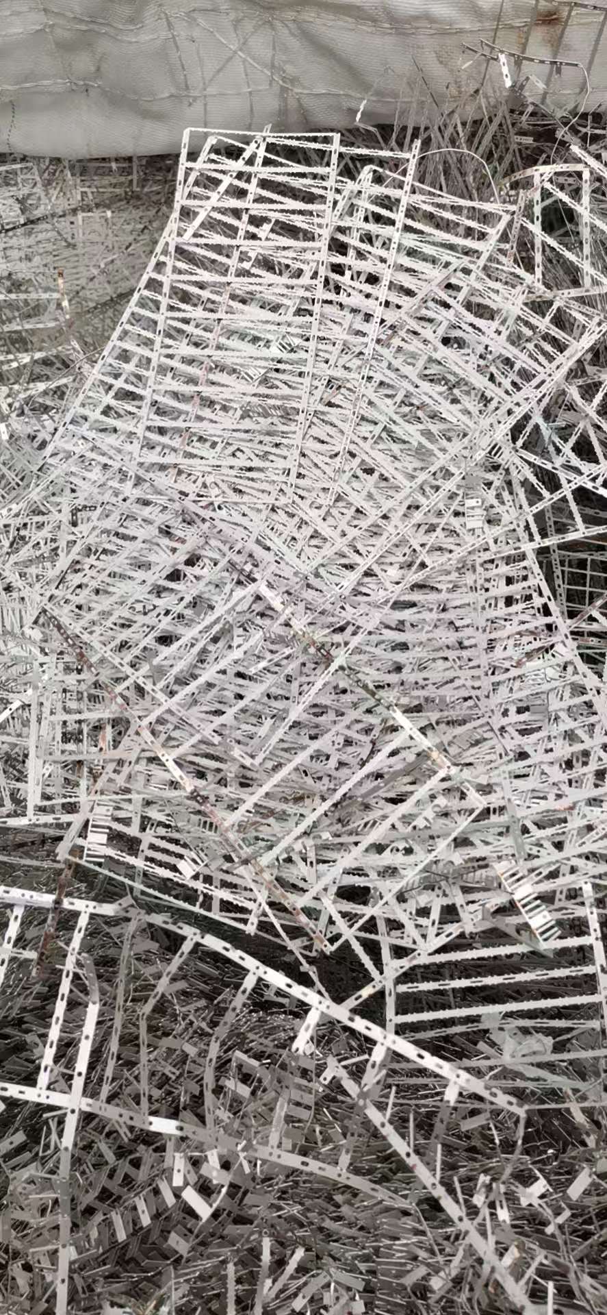 Tin-plated steel frame scrap
